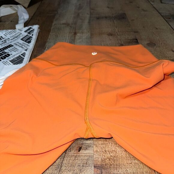 Lululemon Wunder Under High-Rise Tight 25"
Orange Soda size 6 - Picture 14 of 15